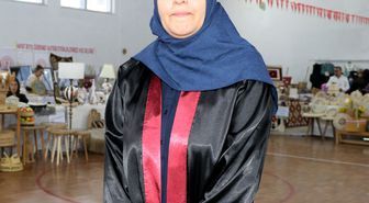56 yaşında lise diploması alıp kep attı; hedefi üniversite