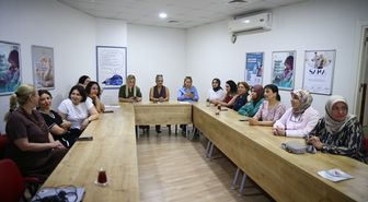 Adana'da kadın muhtarlara 'Her Gebeye Bir Ebe' uygulaması anlatıldı