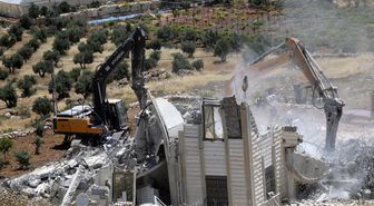 İsrail, El Halil'de Filistinlilere ait ev ve marangoz atölyesini yıktı
