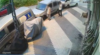 Arnavutköy'de park halindeki minibüsün çalındığı anlar kamerada; '1-1,5 dakika arasında çalıyorlar'