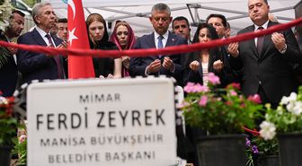 Ferdi Zeyrek için vefatının birinci yılında mevlit okutuldu
