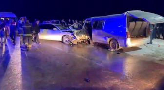 Gaziantep'te Kafa Kafaya Çarpışma: 1 Ölü, 12 Yaralı