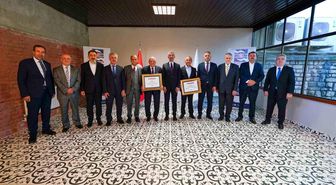 KARDEMİR'de onursal başkanlık ünvanları takdim edildi