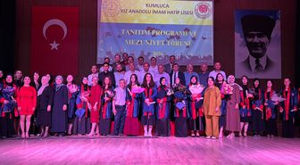 Kumluca Kız Anadolu İmam Hatip Lisesi'nde mezuniyet töreni yapıldı