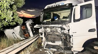 Manisa'da 2 TIR çarpıştı; 2 yaralı
