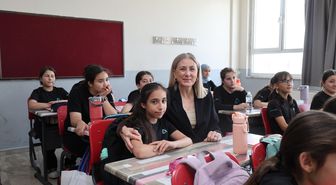 Nazilli Kaymakamı Kan, öğrencilerle bir araya geldi