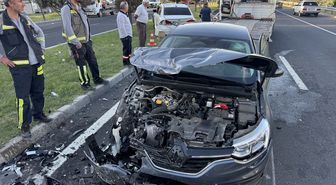 Nevşehir'de 4 otomobilin karıştığı zincirleme kazada 5 kişi yaralandı