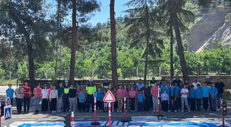 Niksar'da jandarmadan öğrencilere uygulamalı trafik eğitimi