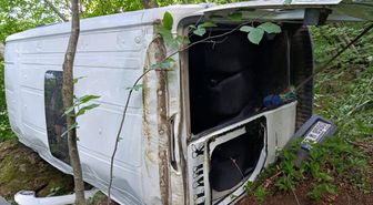 Ordu'da uçuruma yuvarlanan minibüsteki 5'i çocuk 10 kişi yaralandı