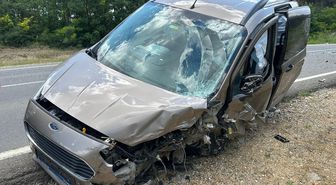 Otomobille hafif ticari araç çarpıştı: 5 yaralı