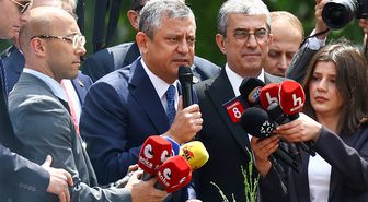 Özgür Özel, Meclis kapısında toplanan kalabalığa hitap etti