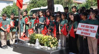 Şehit öğretmen Şenay Aybüke Yalçın kabri başında anıldı