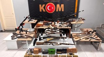 Uşak'ta silah ve tarihi nitelikteki tüfekler ele geçirildi