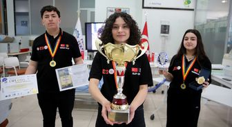 Vanlı öğrencilerden plazmalı yara cihazına altın madalya
