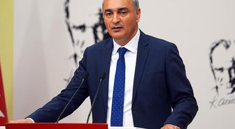İhraçları açıklayan CHP Sözcüsü Müslim Sarı: Özgür Özel ile ilgili değerlendirme daha sonra yapılacak