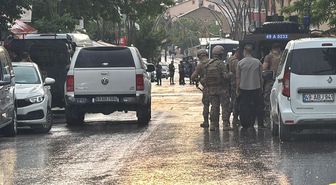 İşitme engelli kardeşini ve bir polis memurunu yaralayan şüpheli, operasyonla etkisiz hale getirildi