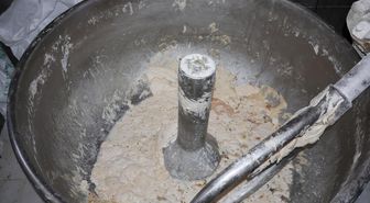 Pastanede mide bulandıran görüntüler! Tatlının içinden böcek çıktı