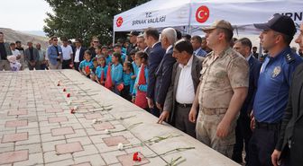 Şırnak'ta 36 Yıl Önce Katledilen 27 Kişi Mezarları Başında Anıldı