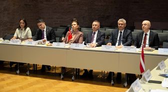TBMM Dışişleri Komisyonu Başkanı Oktay, NATO Zirvesi'nin kritik dönemde yapılacağını belirtti