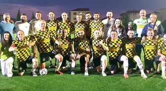Tekirdağ Dostspor Veteran takımı üst üste üçüncü kez şampiyon oldu