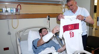TFF Başkanı Hacıosmanoğlu, kaza geçiren polisi hastanede ziyaret etti