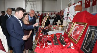 Başkale'de kursiyerlerin el emeği ürünleri sergilendi
