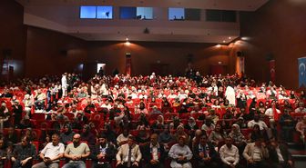 Bilecik'te Anadolu imam hatip liselerinin öğrencileri mezuniyette bir araya geldi