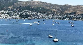 Bodrum koylarında yat kuşatması: Sezon açıldı, denizde yoğunluk başladı