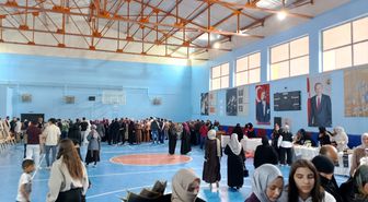 Çat'ta kursiyerlerin yıl sonu eserleri sergilendi