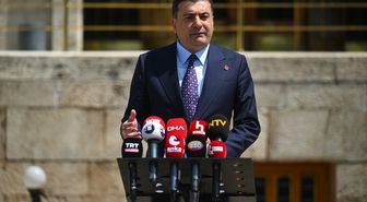 CHP'li Emre, 28 üyenin Parti Meclisi'nden istifa ettiğini açıkladı Açıklaması