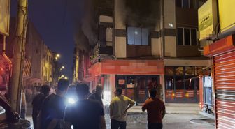 Dairede çıkan yangında çift ile 3 çocuğu dumandan etkilendi