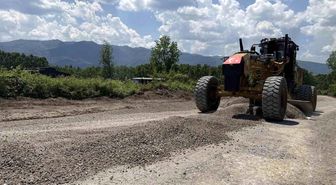 Duraklar köyünde yol çalışmaları sürüyor