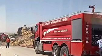 Gaziantep'te saman balyası yüklü tırda yangın