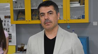 Lise öğrencileri sinek larvasını alternatif yakıta dönüştürdü