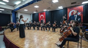 'Milli takım beste yarışması' birincisi liseliler, şampiyonluğun gururunu yaşıyor