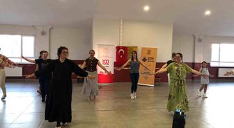 Balıkesir'de Öğretmenler Kafkas Danslarıyla Döneme Veda Etti