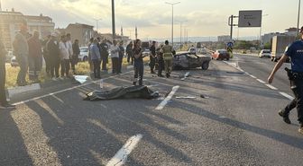 TIR'la çarpışan otomobil takla atıp karşı şeride geçti; 1 ölü, 2 yaralı