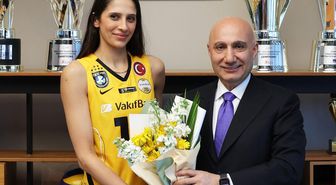 VakıfBank Voleybol Takımı, Derya Cebecioğlu'na veda etti