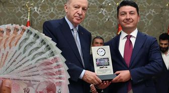 'Yılın ekonomi yorumcusu' ödülünü alan isim, en düşük emekli maaşı için rakam verdi