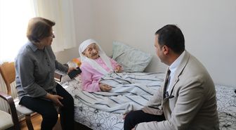 Amasya'da 101 yaşındaki Hacer Doğan'a sürpriz doğum günü kutlaması