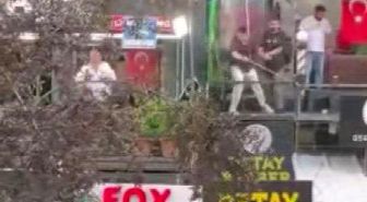 Ankara'da berberlerin sopalı kavgası kameraya yansıdı