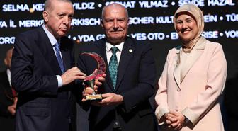ATO'ya Kızılay'dan 'Yılın Kamu Kurumu Bağışçısı' Ödülü