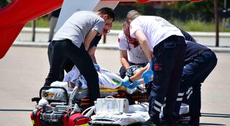 Çorum'da balkondan düşen çocuk ağır yaralandı, ambulans helikopterle Ankara'ya sevk edildi