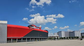 Çorum'da balkondan düşen çocuk ambulans helikopterle Ankara'ya gönderildi