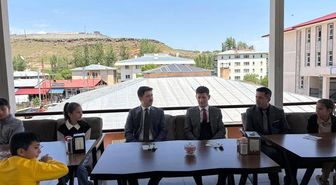 Digor Kaymakamı Ahmed Tayyib Kahraman'dan minik tiyatroculara anlamlı destek