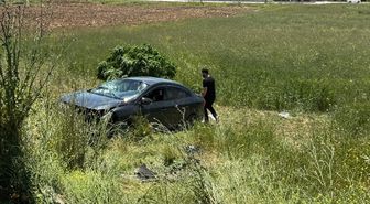 Elazığ'da şarampole devrilen otomobildeki 3 kişi yaralandı