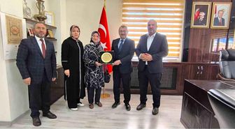 Emekli öğretmenden örnek bağış