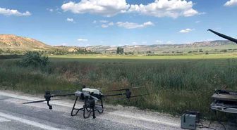 Eskişehir'in kırsal kesiminde tarım alanları dron ile ilaçlandı