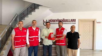 Kızılay'dan Veysi Duyan'a 'Yılın Bağışçısı' ödülü