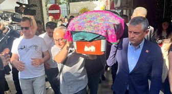 Özgür Özel, İzmir'de Gönülşen ailesinin cenazesine katıldı